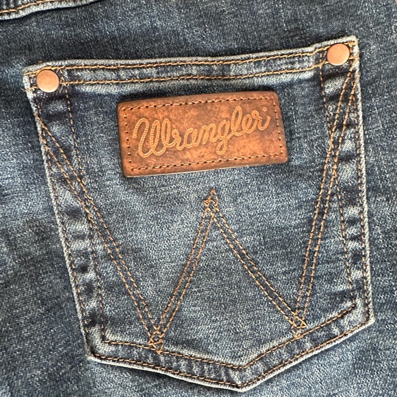 Wrangler Women's Blue Flare Jeans - Picture 6 of 8